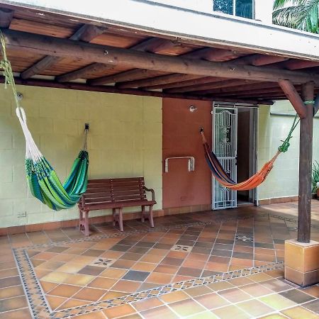 Apartmán Bueno, Bonito, Barato Y Cerca A El Poblado Medellín Exteriér fotografie