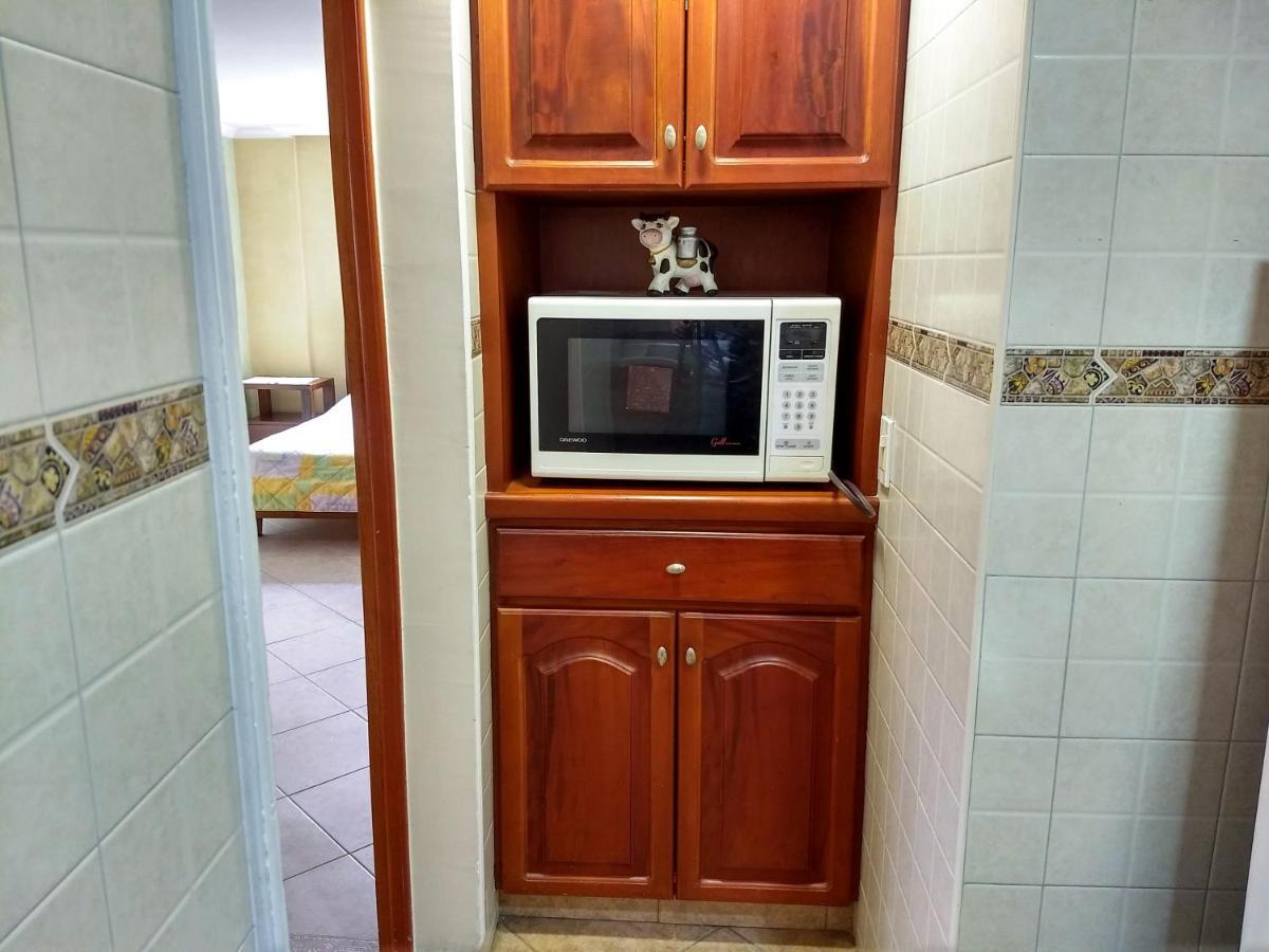 Apartmán Bueno, Bonito, Barato Y Cerca A El Poblado Medellín Exteriér fotografie