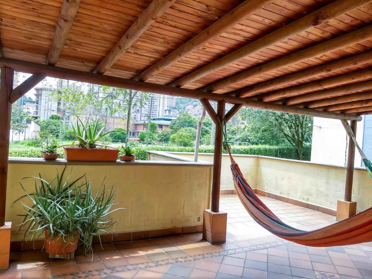 Apartmán Bueno, Bonito, Barato Y Cerca A El Poblado Medellín Exteriér fotografie