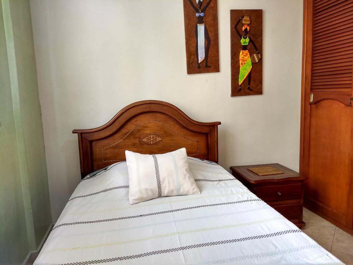 Apartmán Bueno, Bonito, Barato Y Cerca A El Poblado Medellín Exteriér fotografie